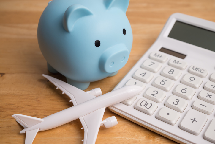 Is booking direct really cheaper for business travel? We looked at 718 real flight bookings.